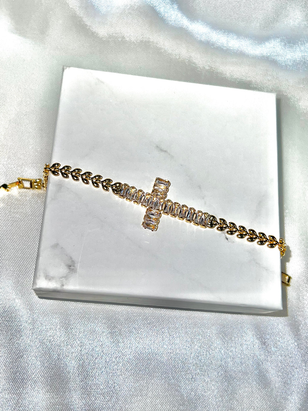 Cruz Bracelet